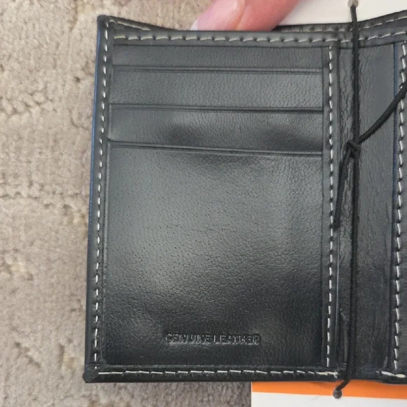 NWT Timberland Black Leather Tri-Fold Wallet - Picture 3 of 6